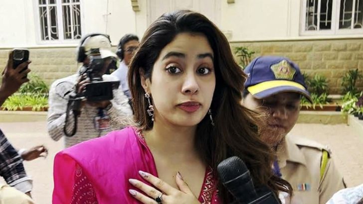 https://salarnews.in/public/uploads/images/newsimages/maannewsimage05102026_175931_Janhvi Kapoor (2).jpg